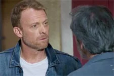 Eric Norman se fait traiter de « merde » par Sacha !