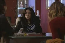 Estelle et Barbara tentent de remonter le moral à Barbara