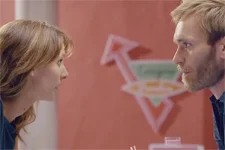 Estelle INSULTE Max !