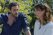 Estelle voit quelque chose d?enfoui en elle remonter à la surface !