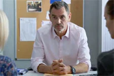 Eugénie et Estelle se font interroger par Patrick sur Hector