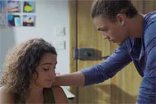 EXCLUSIF ! Emma ne fait que penser à César !