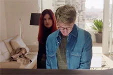 EXCLUSIF ! Ian Moss emmène Victoire chez lui !