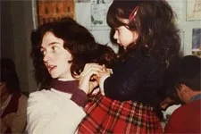 Fabienne Carat (Samia) se dévoile petite fille et s?adresse tendrement à sa maman