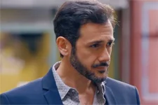 Francesco constate qu?Estelle ne le reconnaît pas !