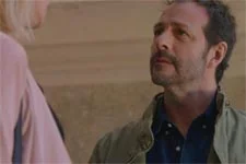 Franck félicite Céline pour son courage