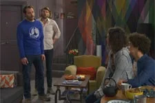 Franck tente de convaincre Emma de rentrer à la maison