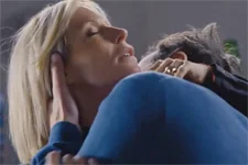 Franck trouve un moyen pour faire l?amour avec Céline tranquillement !