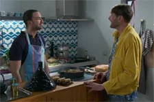 Gabriel se met à chouchouter Thomas, sans raison