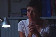 INDISCRÉTION : Anne est submergée par la culpabilité