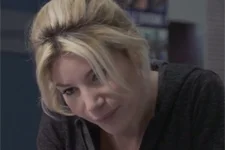 INDISCRÉTION : Ariane essaie de faire CRAQUER Emma !