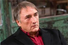 INDISCRÉTION : Claire sauve Frémont !