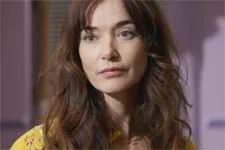 INDISCRÉTION : Delphine devient étrange !