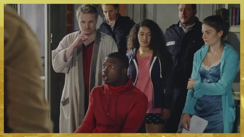 Indiscrétion : La police perquisitionne la chambre de Mouss et trouve ... ?!