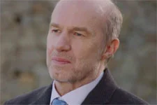 INDISCRÉTION : Léo tente de conclure avec Claire mais…