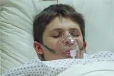 INDISCRÉTION : Lucas va-t-il sortir du coma ? On a la réponse !