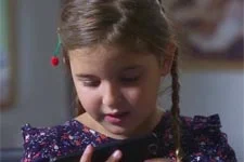 INDISCRÉTION : Lucie regarde un porno !