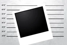 INDISCRÉTION : Roland découvre une IMAGE CHOQUANTE !