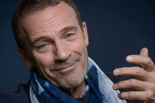 INDISCRÉTION : Vincent se propose d?être le témoin de mariage du futur mari d?Anémone !