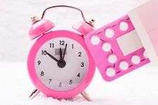 INDISCRÉTION : Xavier surprend Johanna qui prend la pilule !