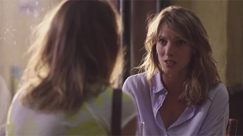 Intrigues Plus belle la vie : Estelle teste Barbara pour savoir si elle est de nouveau alcoolique !