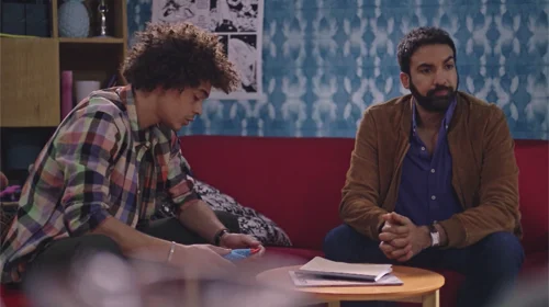 Intrigues Plus belle la vie : Gabriel se confie à Baptiste sur ses problèmes de couple avec Thomas