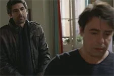 Jaloux, Benoît et Stéphane font livrer des fleurs à Eve