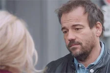 Jean-Paul tente de calmer Ariane