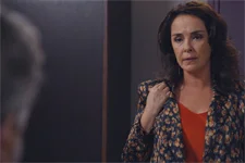 Jeanne demande à Rochat de VIRER Coralie !