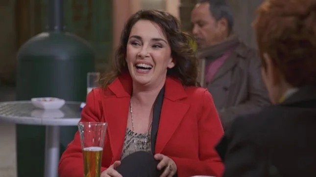 Jeanne et son manteau rouge ! look du jour