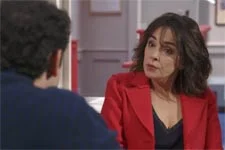 Jeanne questionne Francesco sur la nouvelle aventure de Vincent et Cécilia