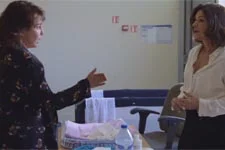 Jeanne retrouve Lola dans la planque d?Anémone