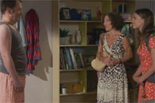 Jérôme est surpris par l?arrivée de Blandine chez lui !