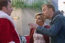 Jérôme se fait choper en train de faire les poubelles !