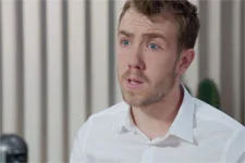 Kévin à César : « T’es vraiment un bâtard sérieux » !