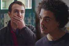 Kévin apprend que Baptiste trompe Emma : « T’es un enfoiré ! »