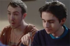 Kévin et Tom pensent que Laetitia est enceinte !