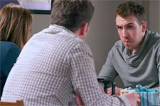 Kévin révèle à ses parents être vraiment démotivé par son nouveau job !