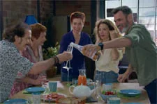 La famille Nebout trinque au succès de Léa