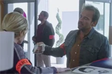 La police fait une incroyable découverte dans la chambre d’Arnaud !