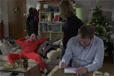 Laetitia constate que Kévin n?a pas changé !