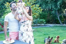 Laetitia Milot (Mélanie) fête le 1er mois de sa fille !