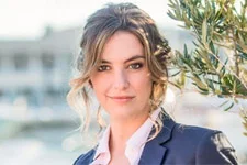 Laetitia Milot (Mélanie) tourne une série dérivée de La Vengeance aux yeux clairs