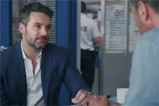 Laurent donne un alibi à Patrick pour l?incendie à l?hôpital