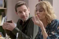 Le comportement de Coralie fait flipper Clément !