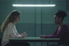 Léa apprend à Alexandra avoir une nouvelle piste concernant le meurtre de Christophe Danon !