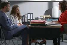 Léa est troublée lors de sa nomination comme chef de service