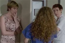 Léa et Camille sur le point de se faire griller par Babeth !