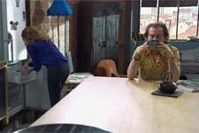 Léa fait une découverte inattendue dans le congélateur à l?appartement Nebout !