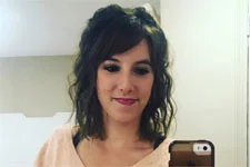 Léa François (Barbara) change encore de look !